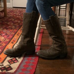 Women's Brown Suede Boots. Italy